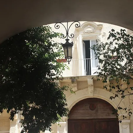 ベッド・アンド・ブレックファスト B&B Conti Di Lecce レッチェ