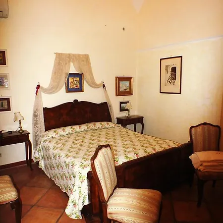 ベッド・アンド・ブレックファスト B&B Conti Di Lecce レッチェ